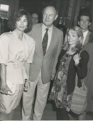 Anne Archer Gene Hackman Lea Thompson 7x9 Original Photo #W5975 • $6.29