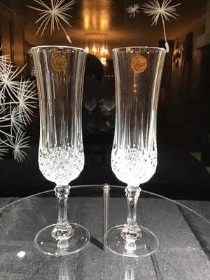 £25 • Buy 2 X Cristal D’Arques Champagne/Prosecco Flutes  - “LONGCHAMP” Design.