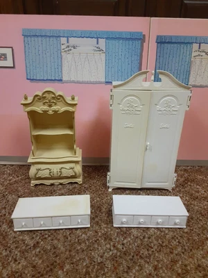 $29 • Buy Lot 4 Pieces Vintage 1960s Suzy Goose Barbie Furniture Plastic