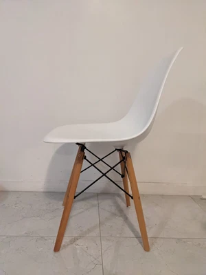 $50 • Buy 4 X Eames Eiffel Replica Dining Chair - (Wood Legs)