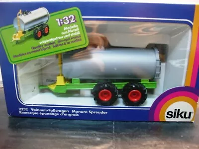 $85.14 • Buy WOW EXTREMELY RARE #2252 Vacuum-Barrel Wagon Trailer Silver BNIB 1:32 Siku