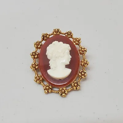 Vintage Oval Cameo Brooch Pin Gold & Coral Tone *damaged* • $15