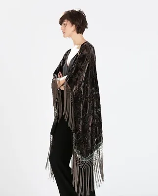 $60 • Buy Zara  Paisley Burnout Velvet Fringe Kimono M
