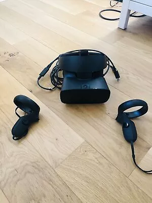 Oculus Rift S VR Virtual Reality Headset In Good Condition With Controllers • £230.82