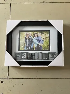 Family Sentiment 7x9 Frame That Fits A 4x6 Photo • $6.52