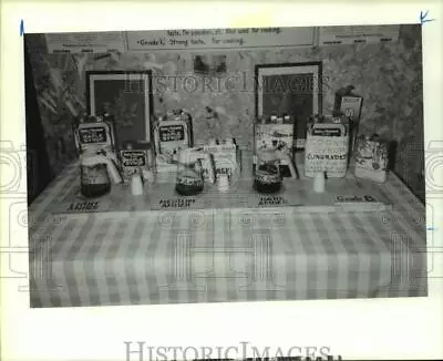 1989 Press Photo Maple Syrup Display At New England Maple Museum In Pittsford • $29.88