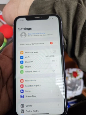 $390 • Buy Apple IPhone 11  128gb 