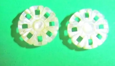 (2) Vintage 3/4  Decorative 8-point Pierced Pearl Shell Shank Buttons-m696 • $9.99