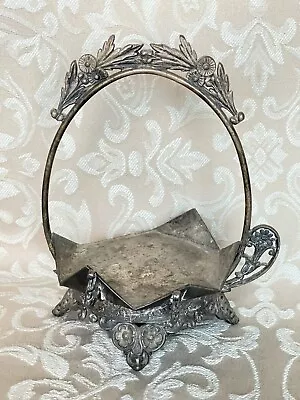 Meriden Britannia Silver Plate Brides Basket  Quadruple Plate Floral Handle • $62.55