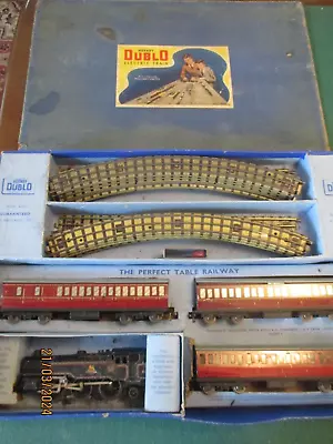 Hornby Dublo 3-Rail 'Passenger Train Set - 2-6-4 Tank + 3 Coaches + Oval Track' • £29.95