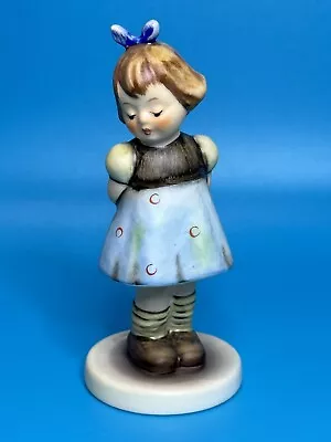 Vintage Goebel M.I. Hummel Club 91/92 Figurine TWO HANDS ONE TREAT Hum 493 TMK-7 • $19.99