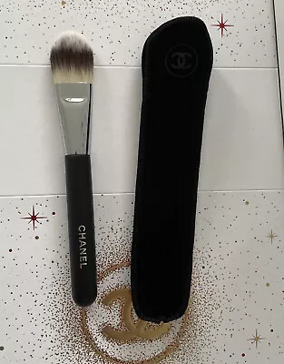 £26 • Buy Chanel LES  PINCEAUX  DE CHANEL PINCEAU FOND DE TEINT. FOUNDATION BRUSH 6