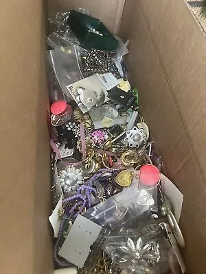 5 Lbs Of Unsorted Jewelry Estate Sale Find Gold And Silver Tones Vintage • $34