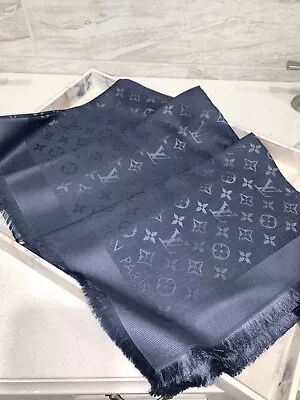 Authentic New Louis Vuitton Monogram Carbone Shawl/Scarf M76876 • $425