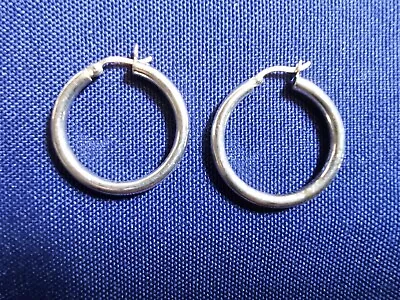 Grandma Grabe's Beautiful Vintage 925 Sterling Silver Hoop Earrings • $2.25