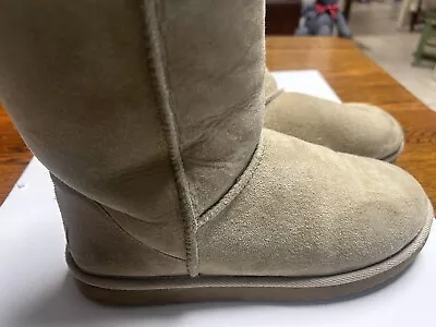 UGG AUSTRALIA CLASSIC SHORT LIGHT BEIGE SUEDE SHEARLING BOOTS Sz 9 Pre-Owned • $22.97