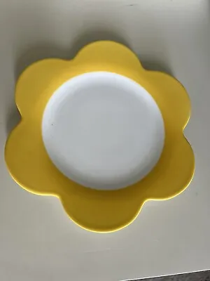 Villeroy Boch Wonderful World Bloom Easy Collection Yellow Flower Salad Plate 9  • $35.99