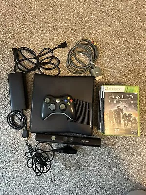 Microsoft Xbox 360 With Kinect 4GB Black Bundle • $84