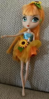 La Dee Da Doll Garden Party Cyanne Sunflower Burs Spin Master • $10