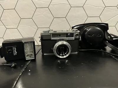 Yashica Minister-d 35mm SLR Camera With 4.5cm Lens + Minolta Auto 25 Flash • $34.99