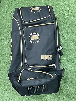 MB Malik UMZ Wheelie Duffle Bag - Cricket Bag - Brand New - Exclusive! • £59.99