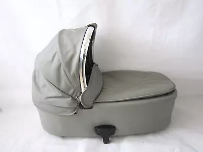 Mamas & Papas Carrycot Flip / Ocarro Grey • £27.99