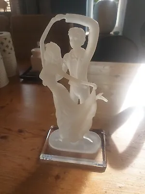 Figurine Dancing Couple Frosted Resin (30 Cm) • £20