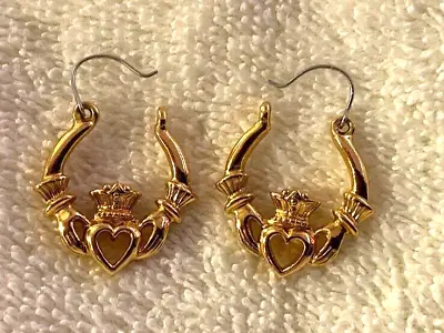 Avon Vintage (1991) Irish Claddagh Hoop Earrings-- Gold Tone-- Open Heart • $7.99
