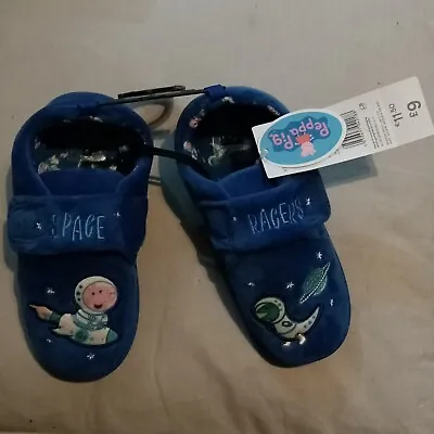 £7 • Buy Boys  PEPPA PIG   Space Rangers   Slippers With Fastening Size 12 To 13 