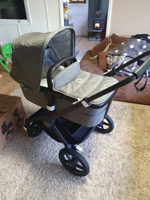 £300 • Buy Bugaboo Fox 2 Travel System