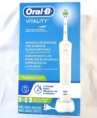 Oral-B Vitality Rechargeable Toothbrush And 2 Replacement Heads • $16.79