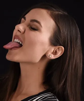 Victoria Justice - Now This Is A Tongue !!!! • $2.22