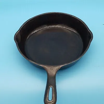 VINTAGE Unmarked Wagner Cast Iron Skillet #6. Made In The USA 9 Inch Skillet • $33.95