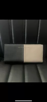 Marc Jacobs Slim Snap Wallet 1/2 Black 1/2 Cream/Grey • $30