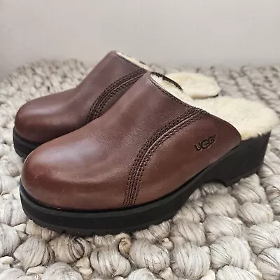 UGG Leather Clogs Womens Size 6 Brown Chunky Heel Sheepskin Fur Lined S/N 5345 • $38.99