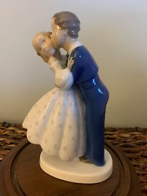 B&G Bing & Grondahl Copenhagen Denmark Porcelain Figurine 2162 “First Kiss” • $40