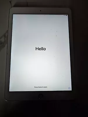 Apple IPad Air 2 - 16GB - Silver (Wi-Fi)  • £40