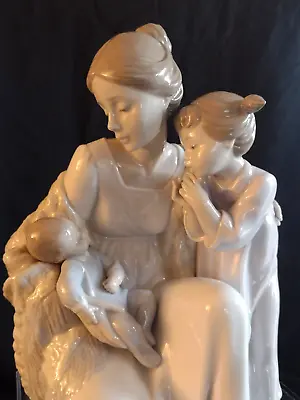 SUPERB LLADRO WELCOME TO THE FAMILY FIGURINE 9 1/4  HIGH No 6939 PERFECT • $279.99