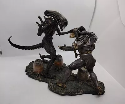 McFarlane Toys Movie Maniacs Alien Vs Predator Deluxe Action Figure Set Light Up • $42