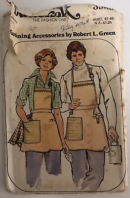 Butterick 3989 Vintage 70s Sewing Pattern Men's Women's Gardening Apron & Mat • $16