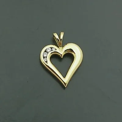 Brand New 18ct 750 Yellow Gold Heart Pendant Set With Natural Diamonds Not Scrap • £289.28