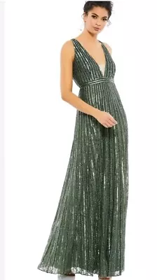 Mac Dougal Green Sequined Sleeveless Plunge Gown Size 0 NWT • £189.98