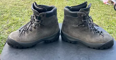 Vintage Vasque MEN GRAY Leather Hiking Mountaineering Boots M7980 US Size 10.5 • $24.99