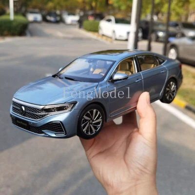 $85.12 • Buy 1:18 Scale VW Volkswagen Passat 2022 Metal Diecast Model Car Blue