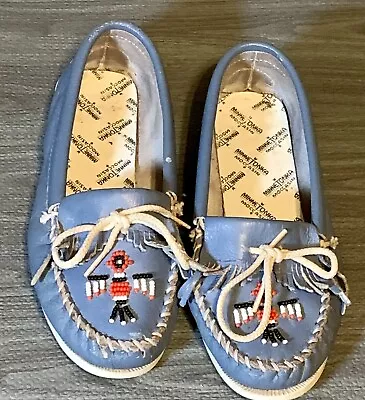 Minnetonka Moccasins Sz 8 Women Beaded Thunderbird Leather Blue Slip-On Scuffs • $21