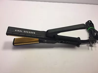 Vidal Sassoon VS190 Hair Straighteners 1 1/2  Hot Iron • $30