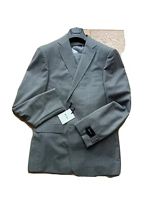 Ermenegildo Zegna Suit 52 • £404