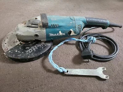 Makita GA9020 9 Inch/230mm Angle Grinder (240V) 2000w Collection Only Bristol • £45