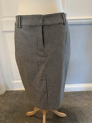 Marks And Spencer’s Dogtooth Black And White Skirt Size 12 Long • £3
