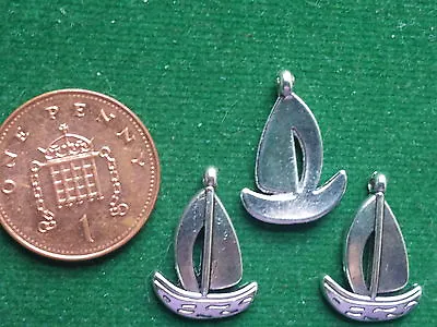 10 Sailing Boat Charms - Antique Silver - Nautical Yatch Pirate Sea • £2.85